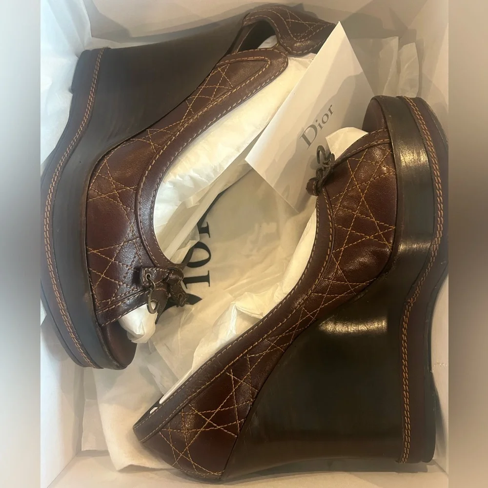 Christian Dior- Cannage Leather Peep Toe Wedge Pumps- size 39 (US Women’s 9) - Picture 2 of 14